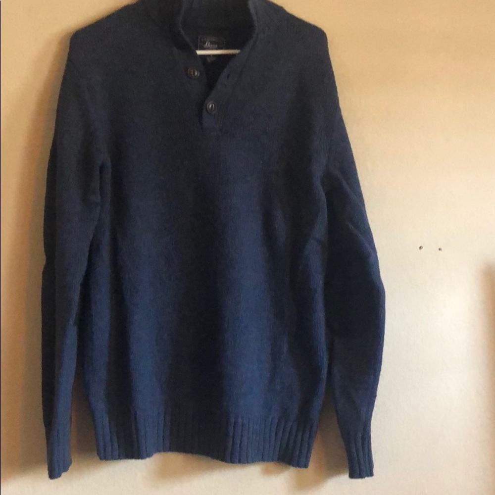 Men blue bass sweater